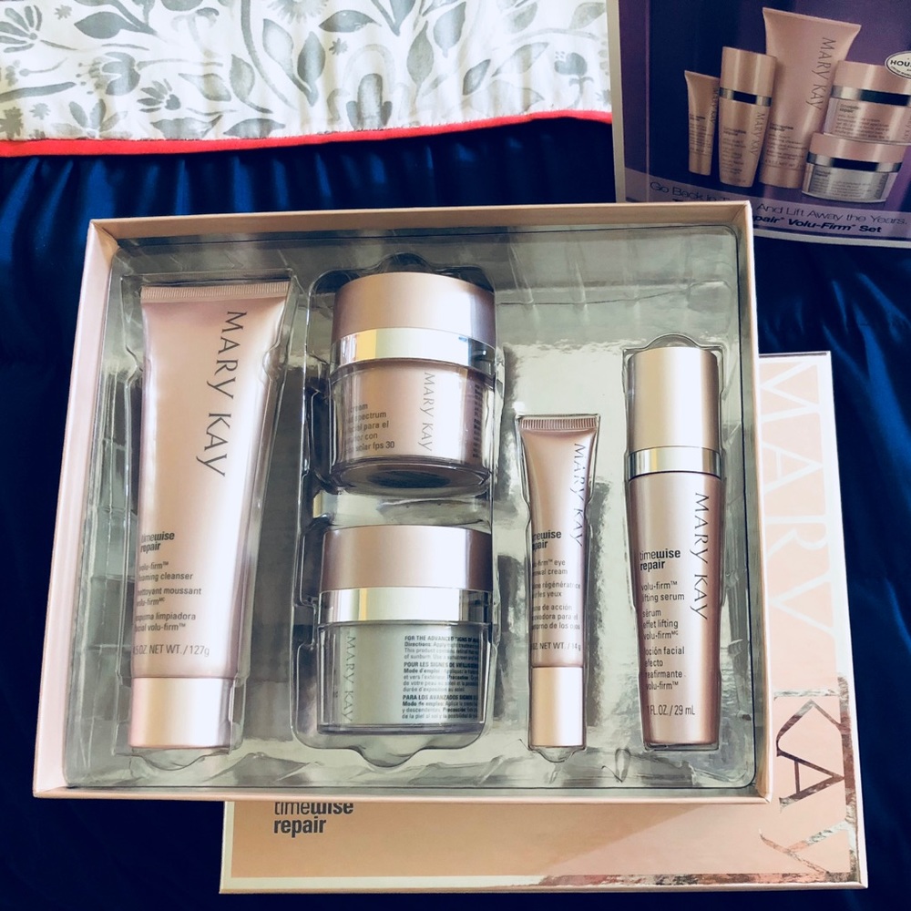 Look 10 yr younger with Mary Kay Timewise Repair.✨